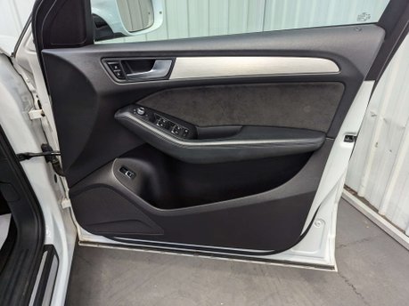 Audi Q5 2.0 Q5 S Line+ TDI Quattro Auto 4WD 5dr 52