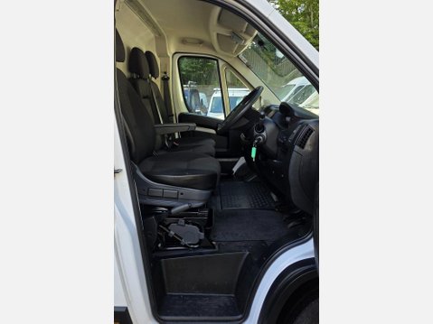 Peugeot Boxer 2.2 BlueHDi 435 Professional Panel Van 5dr Diesel Manual L4 H2 Euro 6 (s/s) 26
