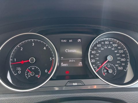 Volkswagen Golf 2.0 TDI SE Nav Euro 6 (s/s) 5dr 25