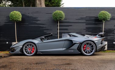 Lamborghini Aventador SVJ LP 770-4 ROADSTER 3