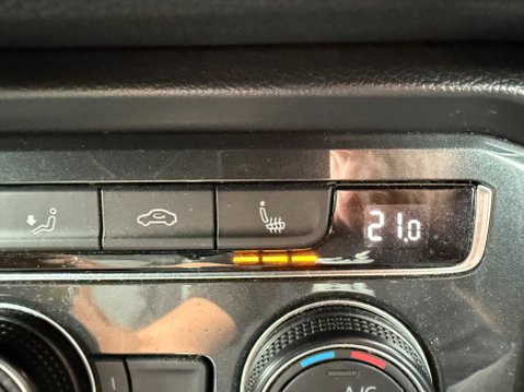 Volkswagen Tiguan R-LINE TECH TSI EVO DSG 26