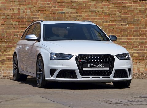 Audi RS4 Avant 1