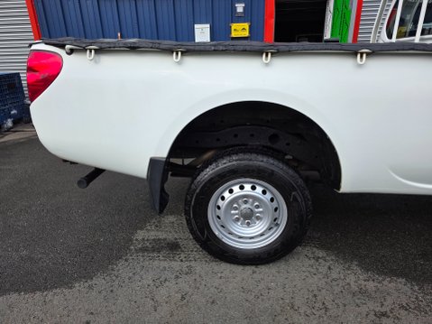 Mitsubishi L200 DI-D 4X4 4WORK S/C 9