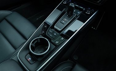 Porsche 911 Turbo S (992) 25