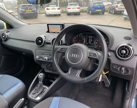 Audi A1 1.0 A1 Sport Nav TFSI Semi-Auto 3dr 17