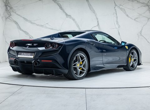 Ferrari F8 SPIDER 12