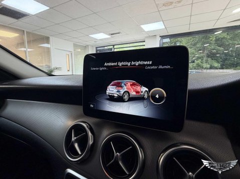 Mercedes-Benz GLA 1.6 GLA180 Urban Edition 7G-DCT Euro 6 (s/s) 5dr 81