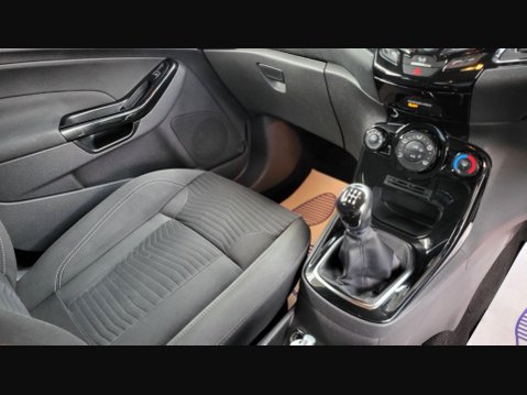 Ford Fiesta ZETEC 31
