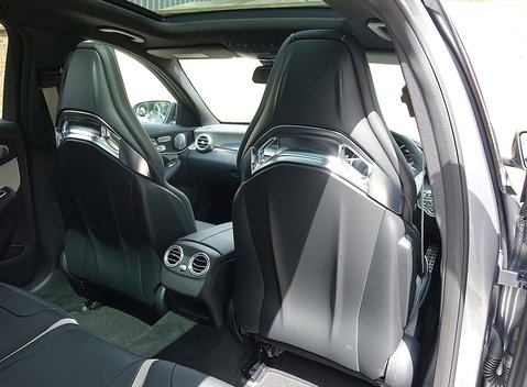 Mercedes-Benz C63 S Estate 13