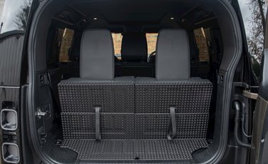 Land Rover Defender 110 X P400 32