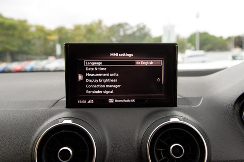 Audi Q2 TFSI S LINE BLACK EDITION 30