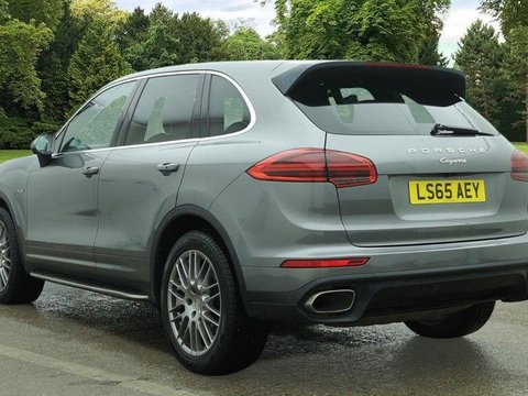 Porsche Cayenne 3.0 TD V6 TiptronicS 4WD Euro 6 (s/s) 5dr 3