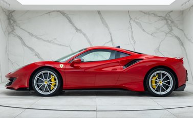 Ferrari 488 Pista 3