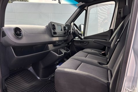 Mercedes-Benz Sprinter 315 Cdi Progressive 9g-Tronic Dropside Truck 13