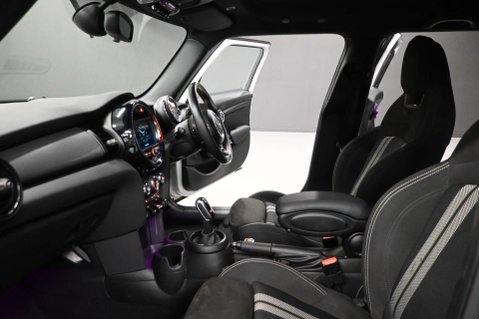 Mini Hatch 1.5 Cooper Sport Auto 5dr 21