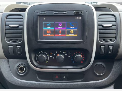 Renault Trafic 1.6 dCi 27 Sport SWB Standard Roof Euro 5 5dr 36