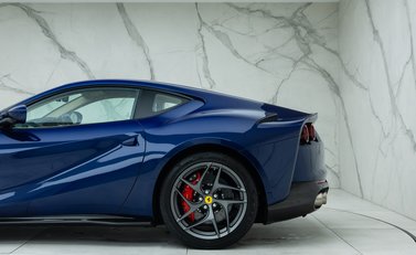 Ferrari 812 Superfast 35