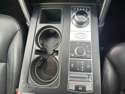 Land Rover Discovery 3.0 SD V6 Landmark Edition Auto 4WD Euro 6 (s/s) 5dr 35