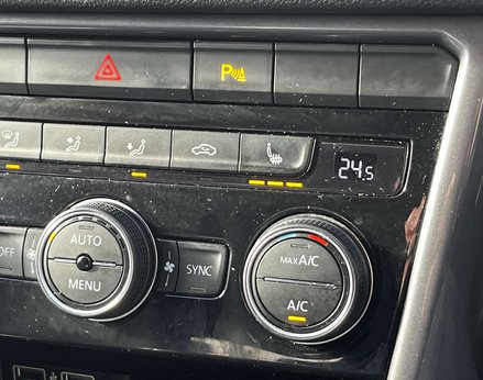 Volkswagen T-Roc 1.5 T-Roc R-Line TSi Evo Semi-Auto 5dr 53