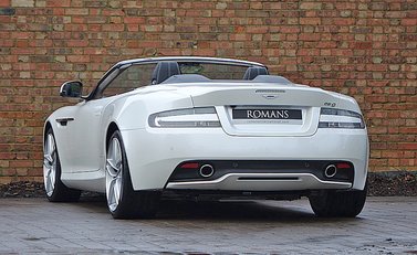 Aston Martin DB9 Volante 10