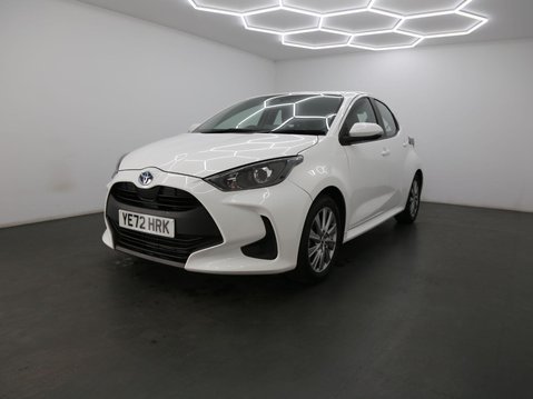 Toyota Yaris 1.5 VVT-h Icon E-CVT Euro 6 (s/s) 5dr 3