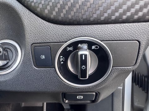 Mercedes-Benz A Class A 200 D AMG LINE PREMIUM 15