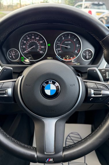 BMW 3 Series 330D XDRIVE M SPORT SHADOW EDITION TOURING - REVERSE CAMERA -PRO NAV -H/K 