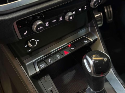 Audi Q3 2.0 TDI 35 S line SUV 5dr Diesel S Tronic Euro 6 (s/s) (150 ps) 33