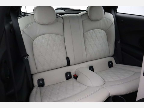 Mini Hatch 1.5 Cooper Exclusive Auto 3dr 22