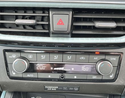 SEAT Arona 1.0 Arona Xperience Lux EcoTSI Semi-Auto 5dr 56