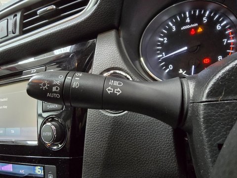 Nissan Qashqai 1.2 DIG-T N-Connecta 2WD Euro 6 (s/s) 5dr 37