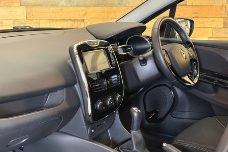 Renault Clio 0.9 TCe Dynamique MediaNav Hatchback 5dr Petrol Manual Euro 5 (s/s) (90 ps) 8