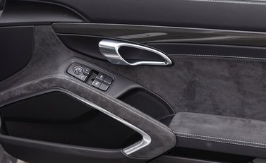 Porsche 911 GT3 (991.2) 21