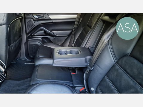 Porsche Cayenne 3.6T V6 GTS SUV 5dr Petrol TiptronicS 4WD Euro 6 (s/s) (440 ps) 10