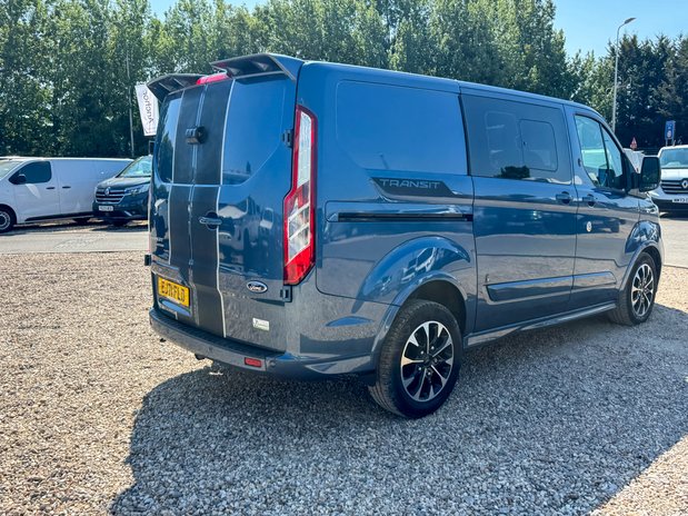 Ford Transit Custom AUTO Crew Cab SWB L1H1 320 Sport Air Con Camera Nav NO VAT SELECT 7