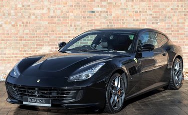 Ferrari GTC4 Lusso 6