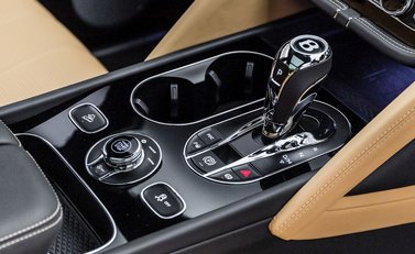 Bentley Bentayga V8 18