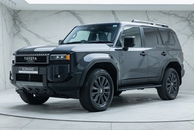 Toyota Land Cruiser Invincible