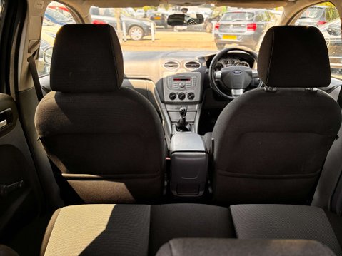 Ford Focus 1.6 Zetec Hatchback 5dr Petrol Manual (161 g/km, 99 bhp) 12