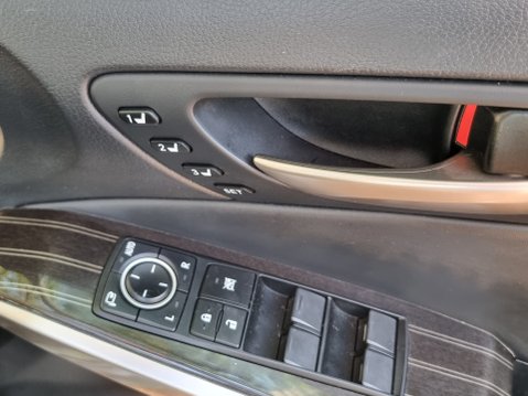 Lexus Is 300H PREMIER 17
