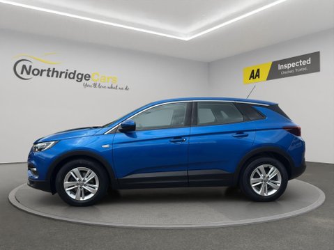 Vauxhall Grandland X 1.2 Turbo SE Premium Euro 6 (s/s) 5dr 4