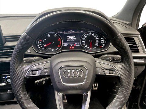 Audi Q5 2.0 TDI 40 Black Edition SUV 5dr Diesel S Tronic quattro Euro 6 (s/s) (190 13