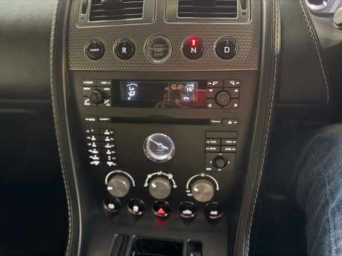 Aston Martin Vantage 4.3 Vantage V8 Auto 2dr ROADSTER 92