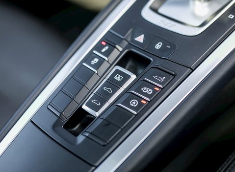 Porsche 911 (991.2) Carrera 4S 21