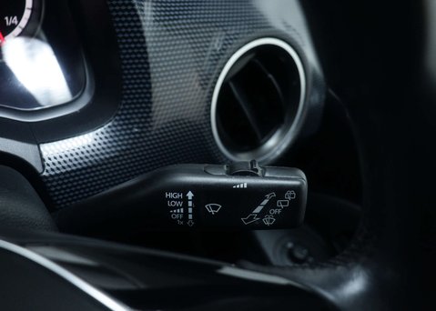 Volkswagen Up e-up! 5dr 33