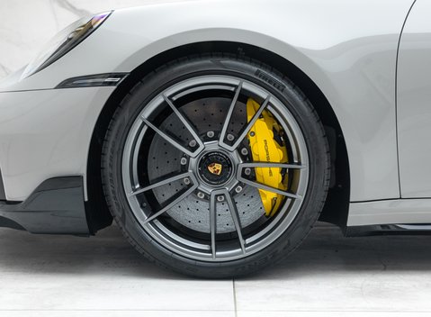 Porsche 911 Turbo S Cabriolet (992) 38