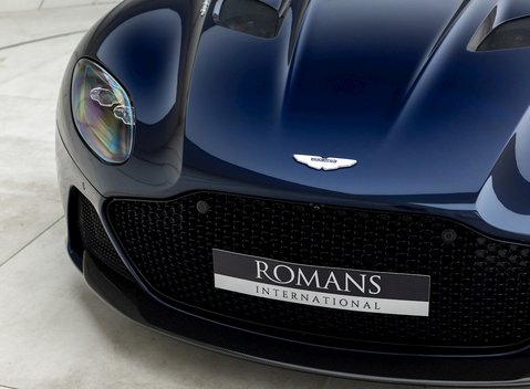 Aston Martin DBS Superleggera 19
