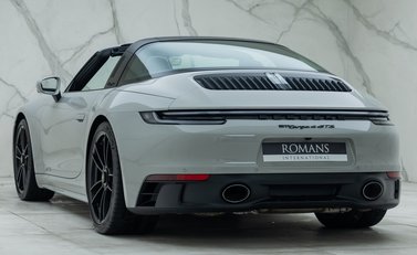 Porsche 911 Targa 4 GTS (992) 13