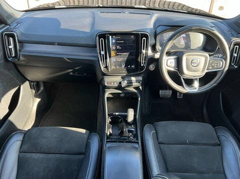 Volvo XC40 B4 R-DESIGN PRO MHEV 3