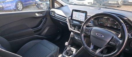 Ford Fiesta TITANIUM.. 1 PREVIOUS KEEPER.. 4 SERVICES.. STUNNING EXAMPLE 1